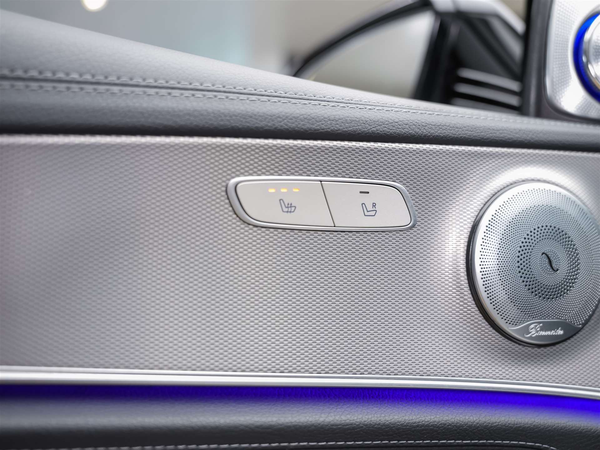 MERCEDES-BENZ E 220 d AMG Line 9G-Tronic *CH-Auto*360° Kamera*Head Up*Burmester*-image-25