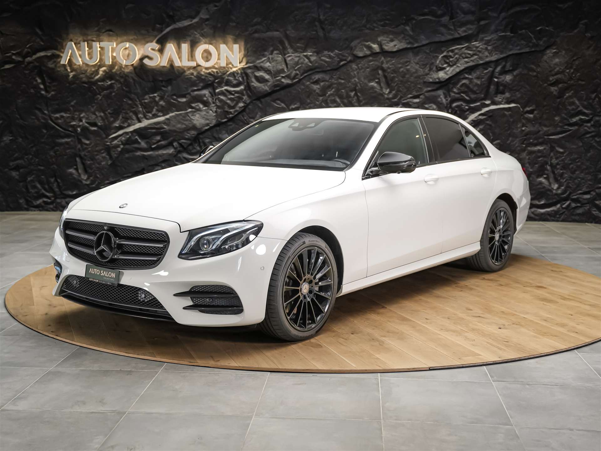 MERCEDES-BENZ E 220 d AMG Line 9G-Tronic *CH-Auto*360° Kamera*Head Up*Burmester*-image-1