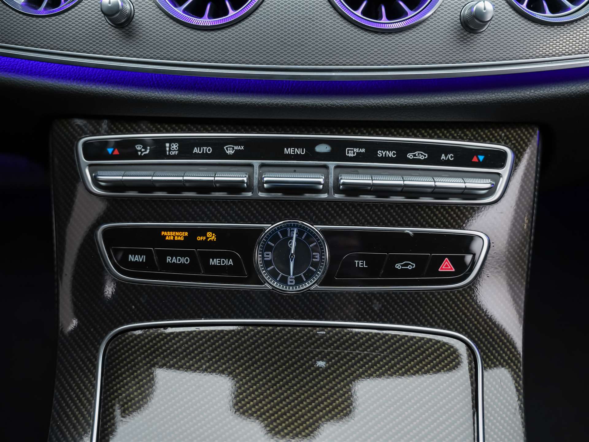 MERCEDES-BENZ E 220 d AMG Line 9G-Tronic *CH-Auto*360° Kamera*Head Up*Burmester*-image-20