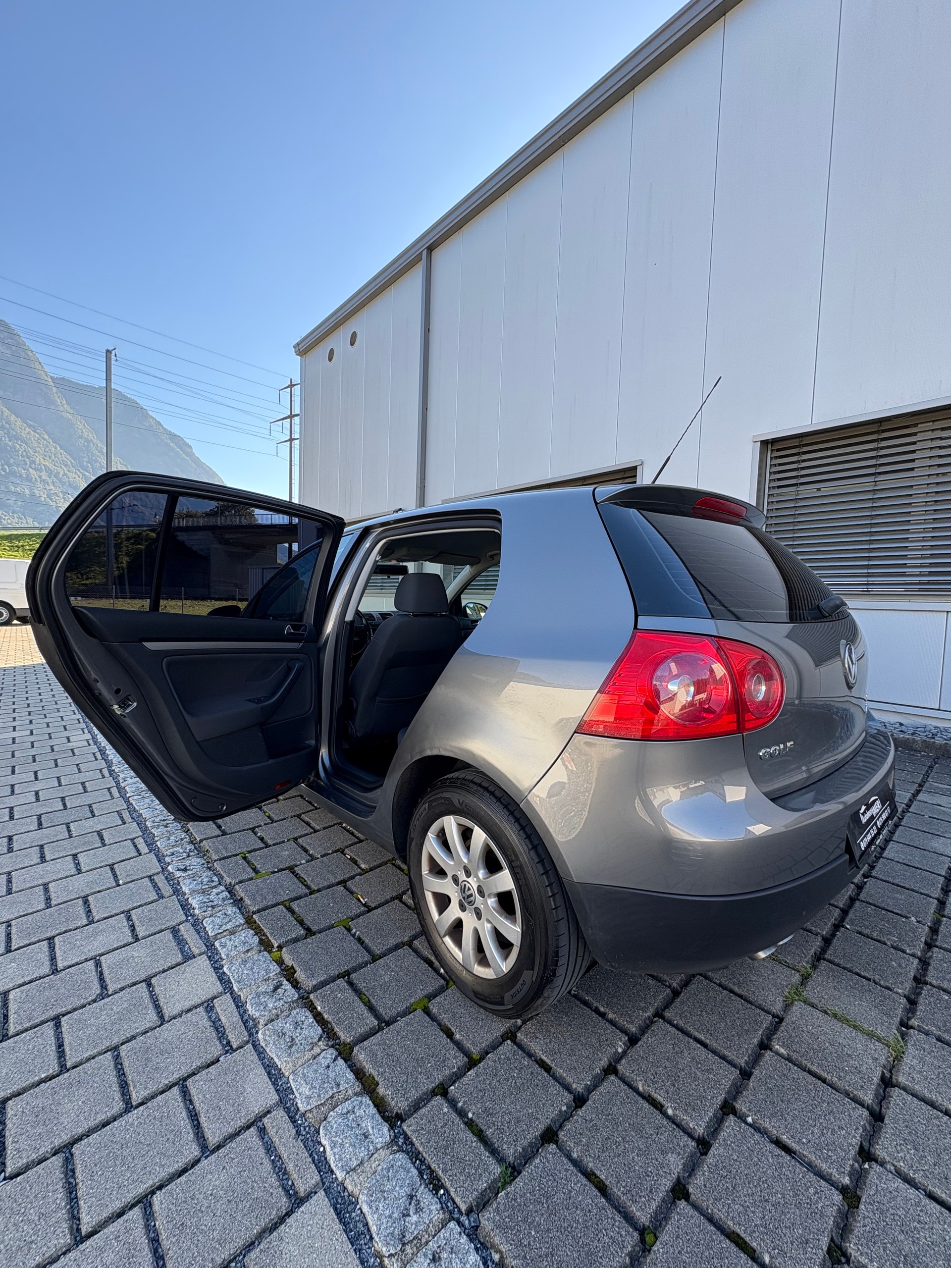 VW Golf 1.9 TDI Comfortline 4Motion-image-12
