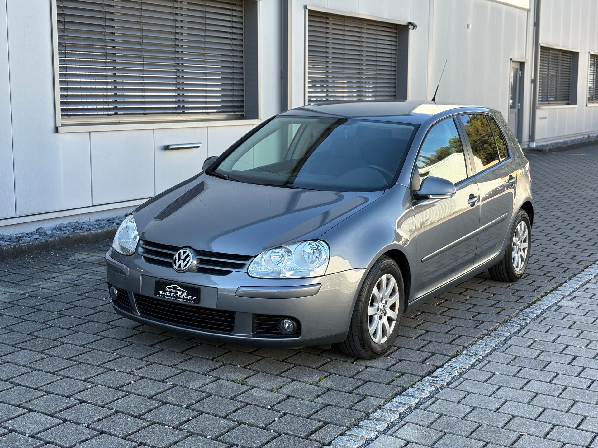 VW Golf 1.9 TDI Comfortline 4Motion-image-1