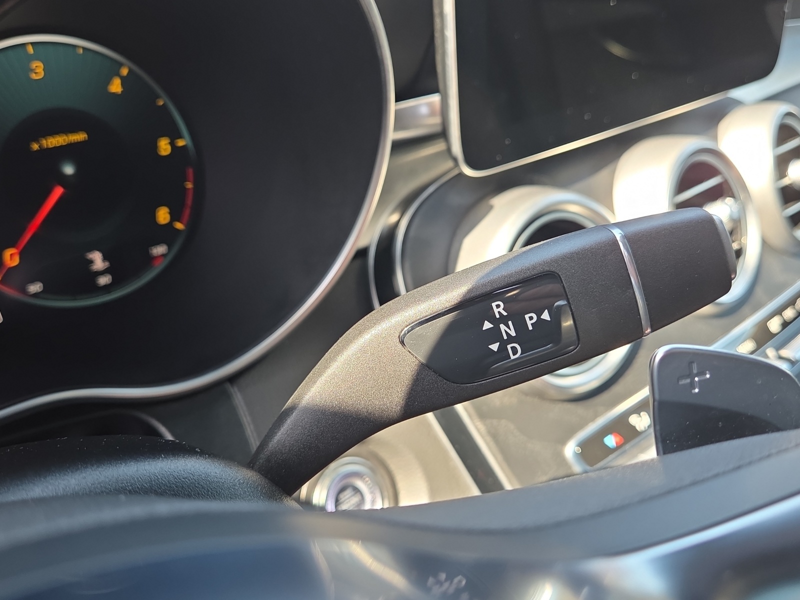 MERCEDES-BENZ GLC 300 d AMG Line 4Matic-image-14