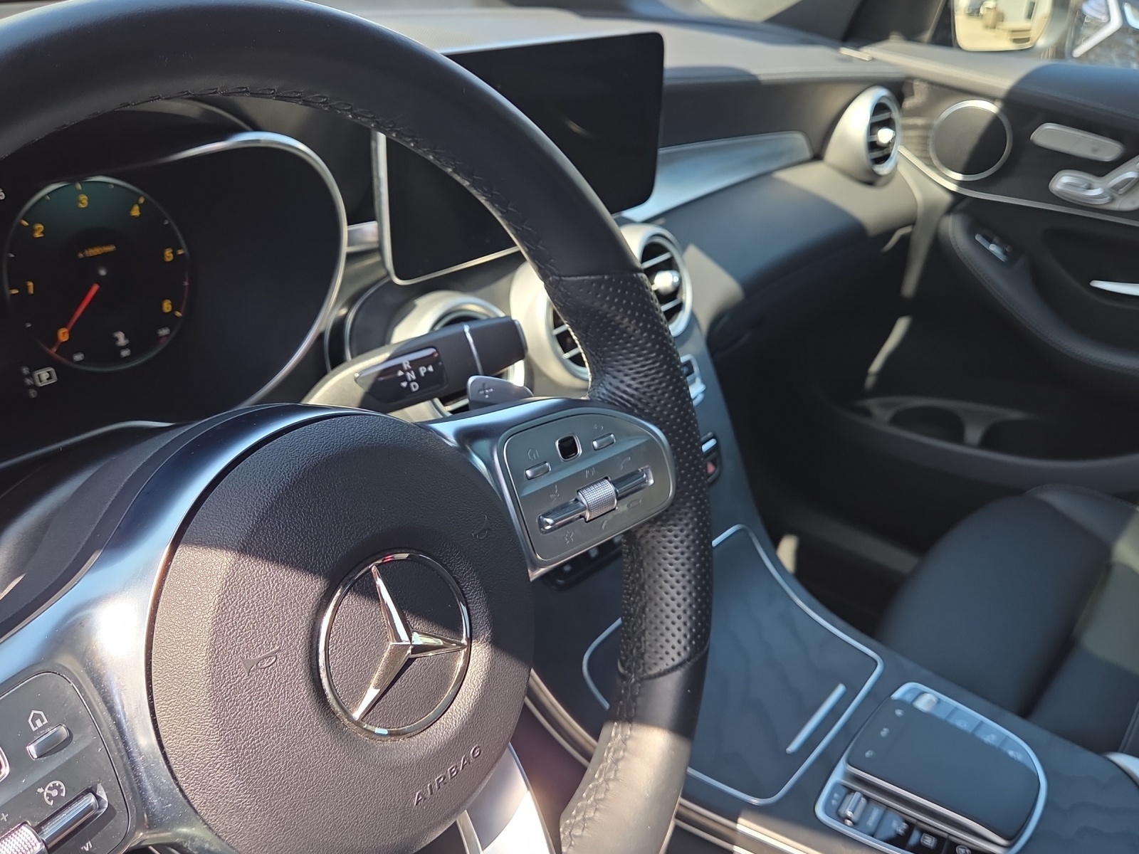MERCEDES-BENZ GLC 300 d AMG Line 4Matic-image-13