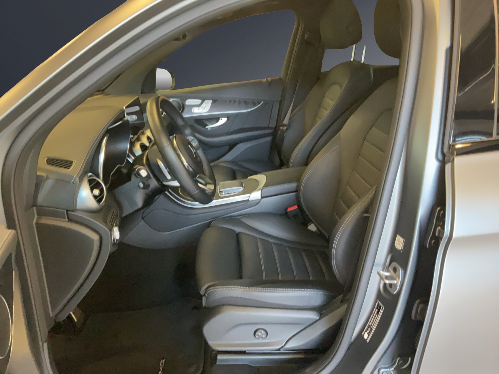 MERCEDES-BENZ GLC 300 d AMG Line 4Matic-image-6