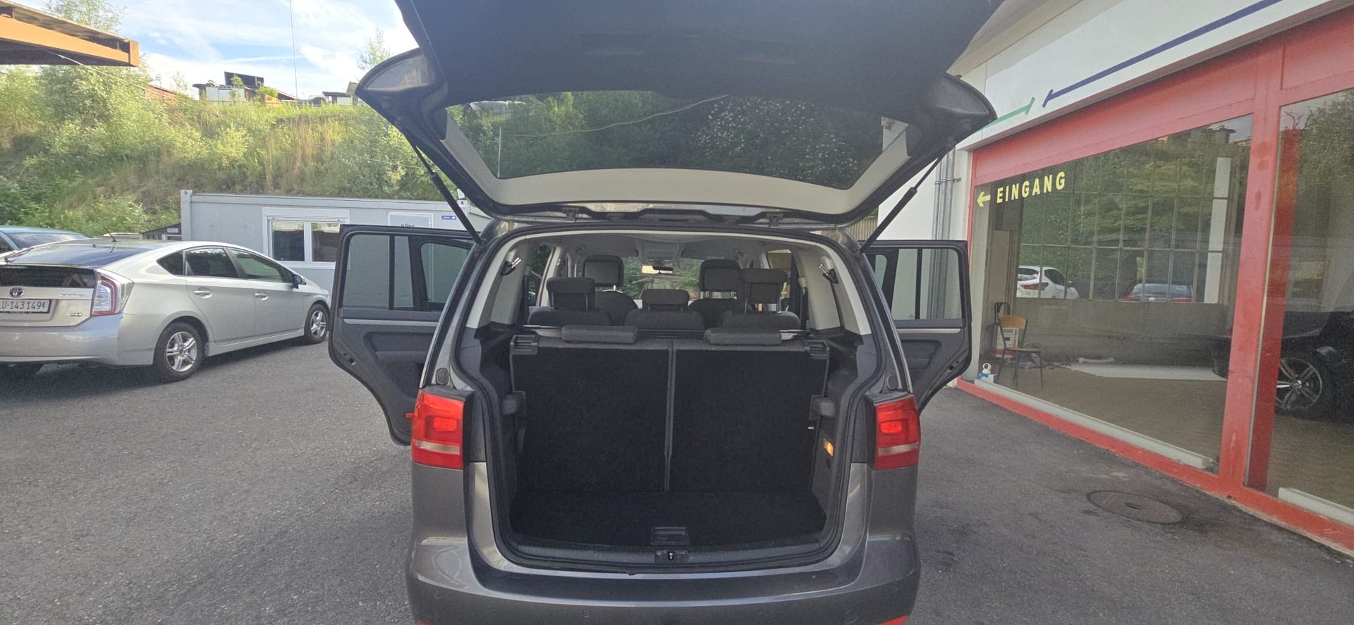 VW Touran 2.0 TDI BMT Comfortline DSG-image-12