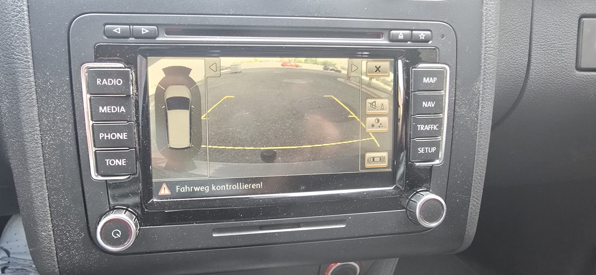 VW Touran 2.0 TDI BMT Comfortline DSG-image-14