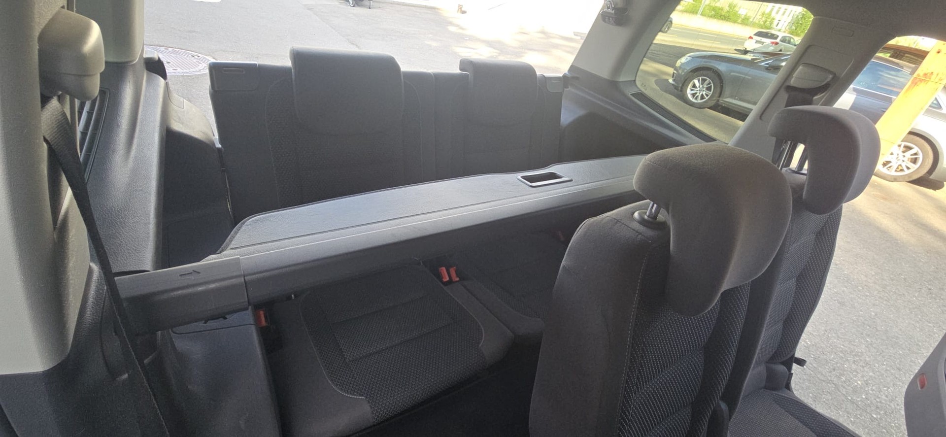 VW Touran 2.0 TDI BMT Comfortline DSG-image-13