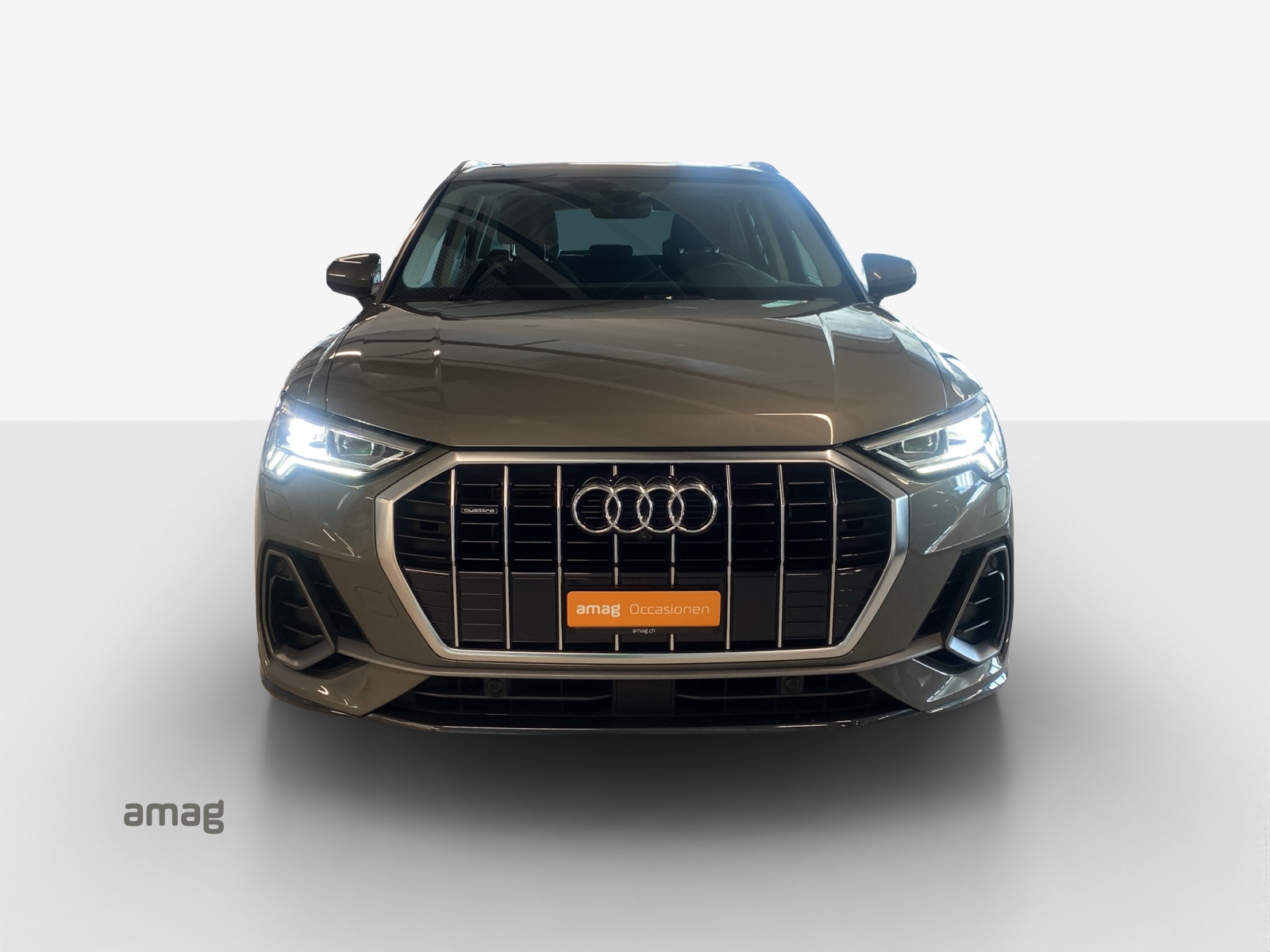 AUDI Q3 45 TFSI S line quattro S-tronic-image-6
