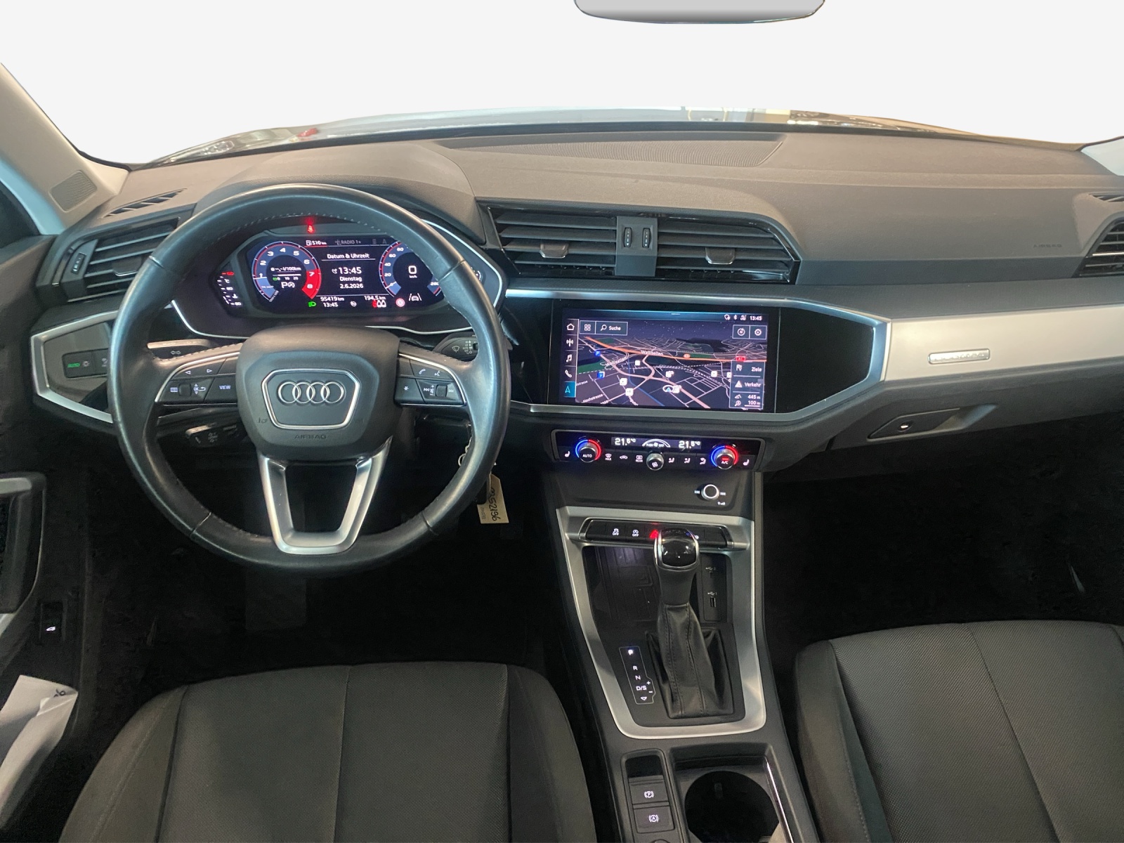 AUDI Q3 45 TFSI S line quattro S-tronic-image-8