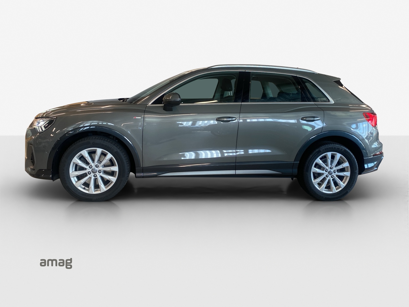 AUDI Q3 45 TFSI S line quattro S-tronic-image-1