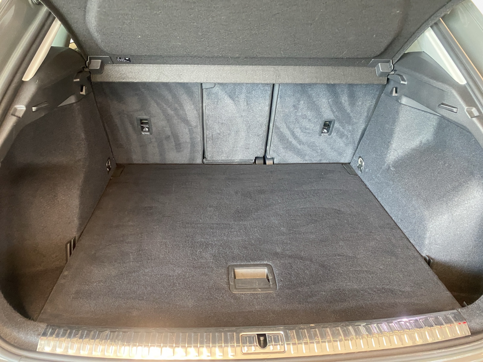 AUDI Q3 45 TFSI S line quattro S-tronic-image-12