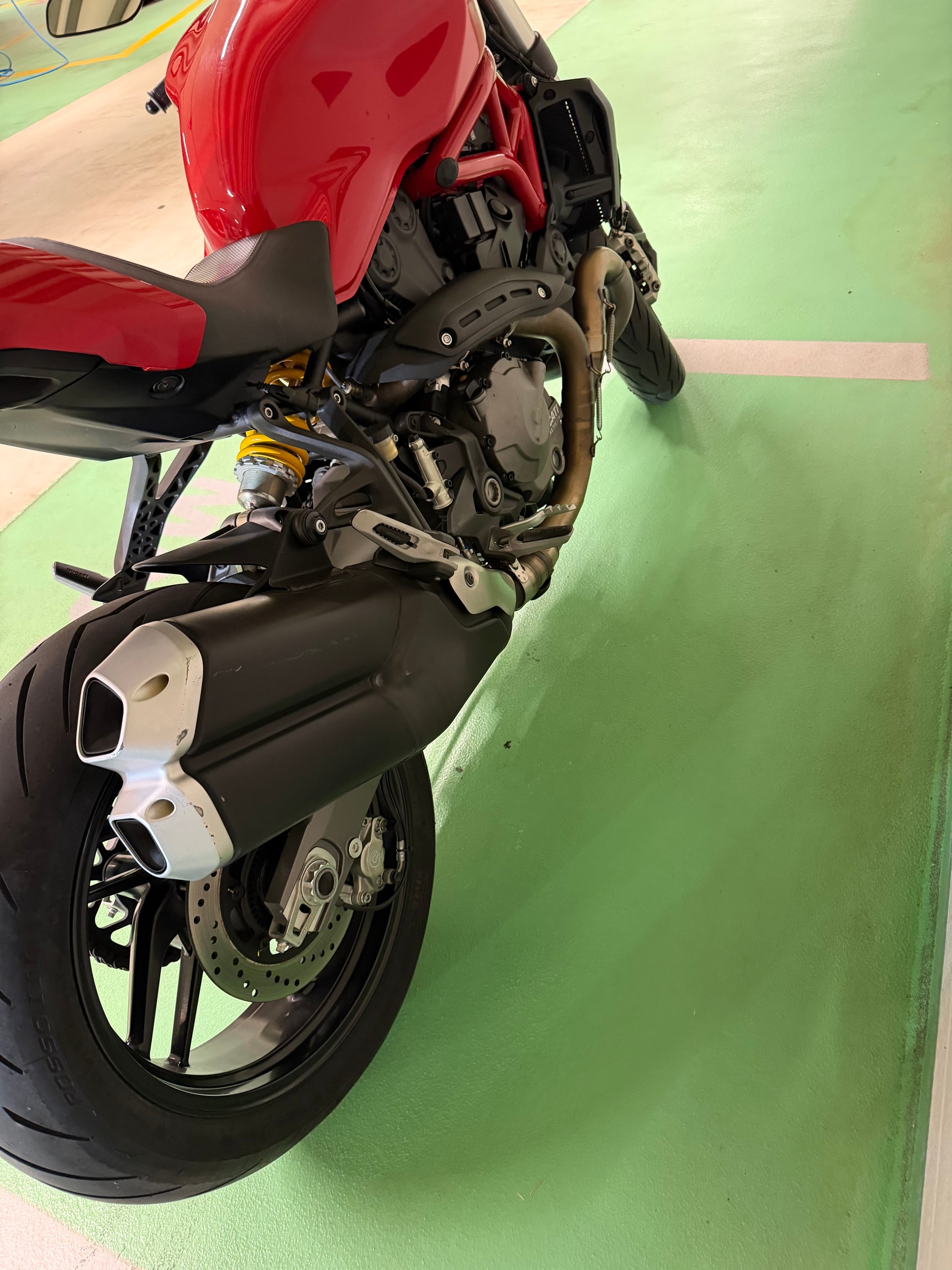 DUCATI Monster 821-image-2