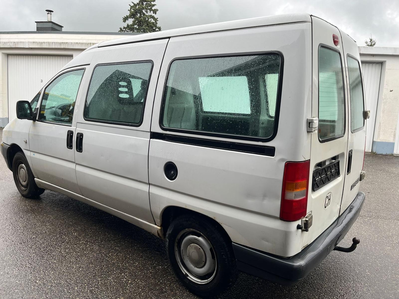 PEUGEOT Expert 2.0 220 C-image-2