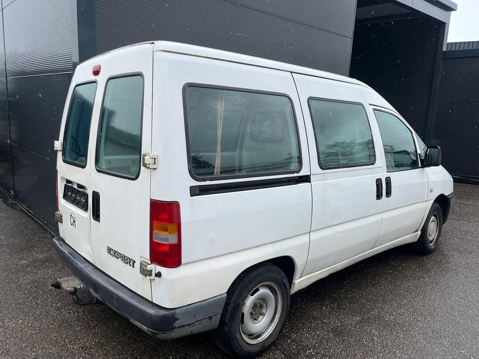 PEUGEOT Expert 2.0 220 C-image-3