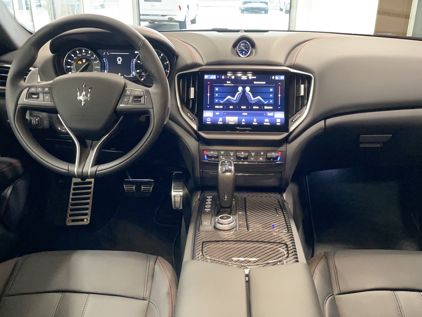 MASERATI Ghibli 3.0 V6 Modena-image-6