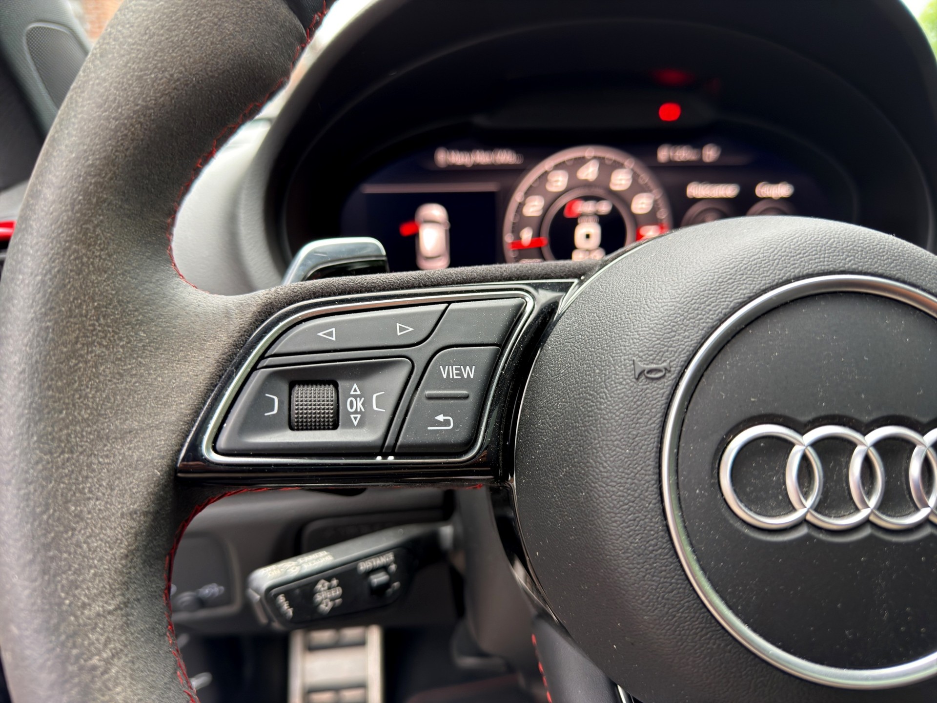 AUDI RS3 Sportback 2.5 TSI quattro S-tronic-image-16