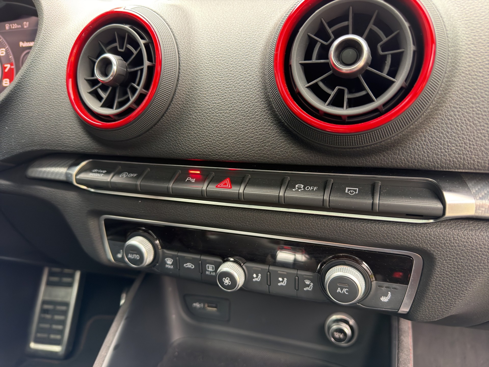 AUDI RS3 Sportback 2.5 TSI quattro S-tronic-image-21