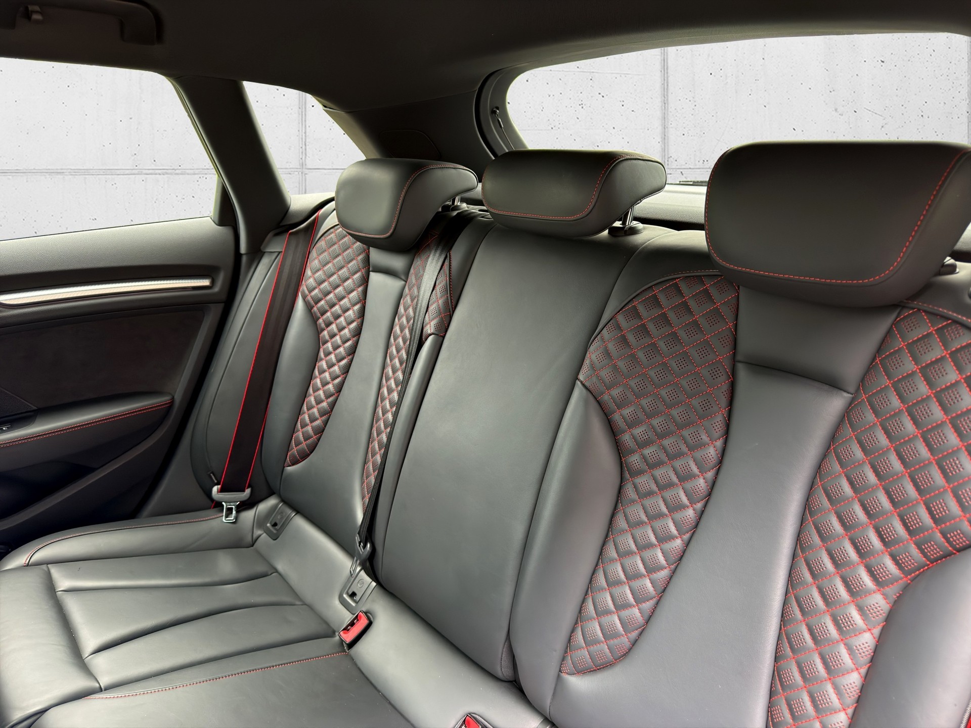 AUDI RS3 Sportback 2.5 TSI quattro S-tronic-image-27