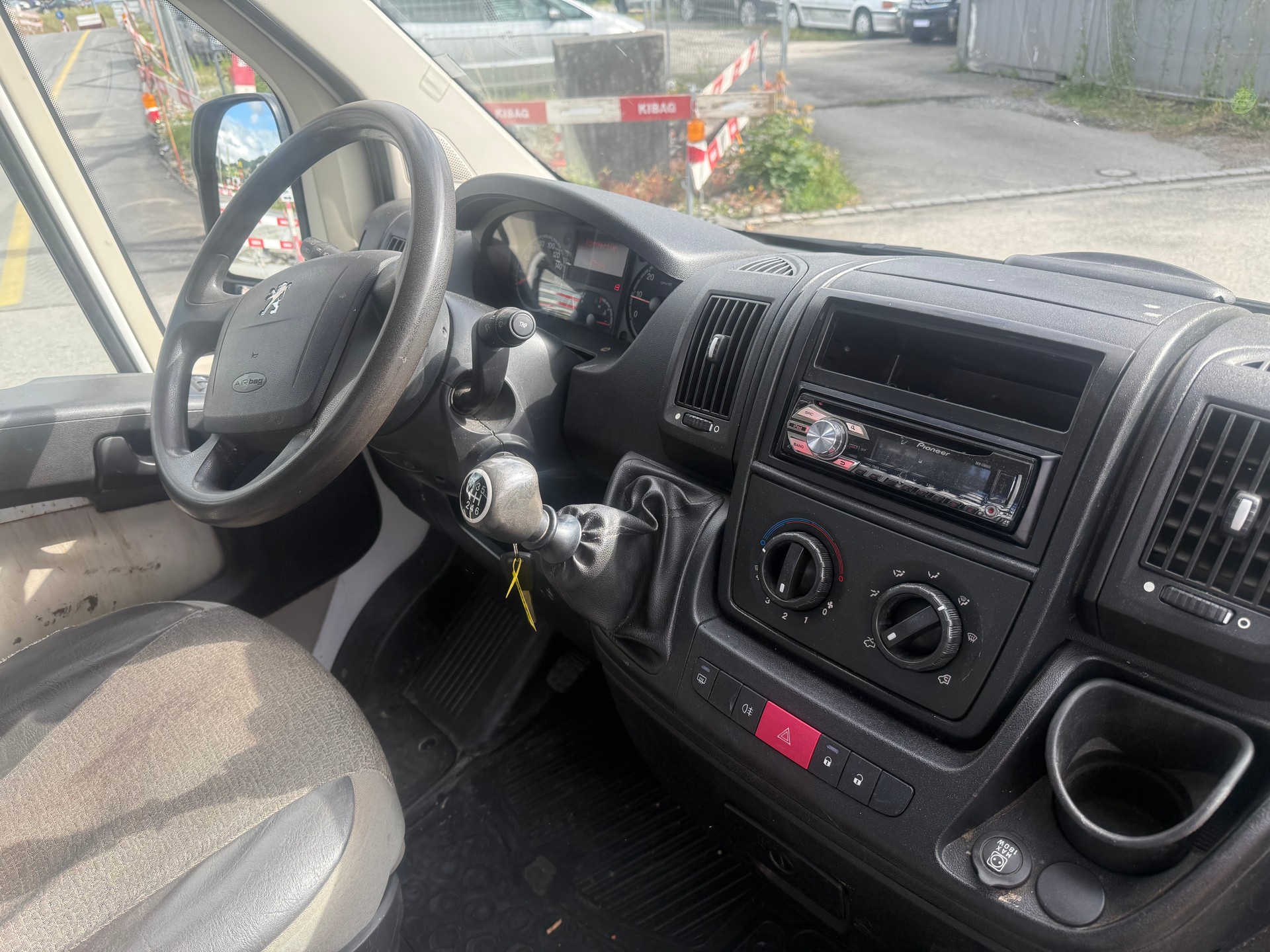 PEUGEOT Boxer 3.0 HDI 335 L4-image-10