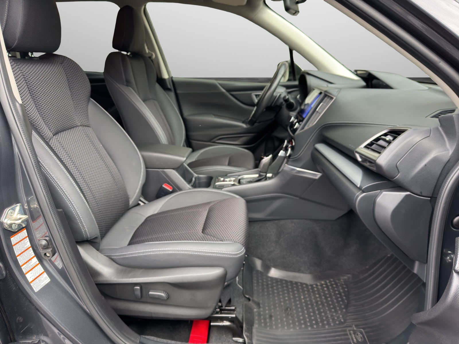 SUBARU Forester Station 2.0i e-Boxer Swiss Plus-image-6