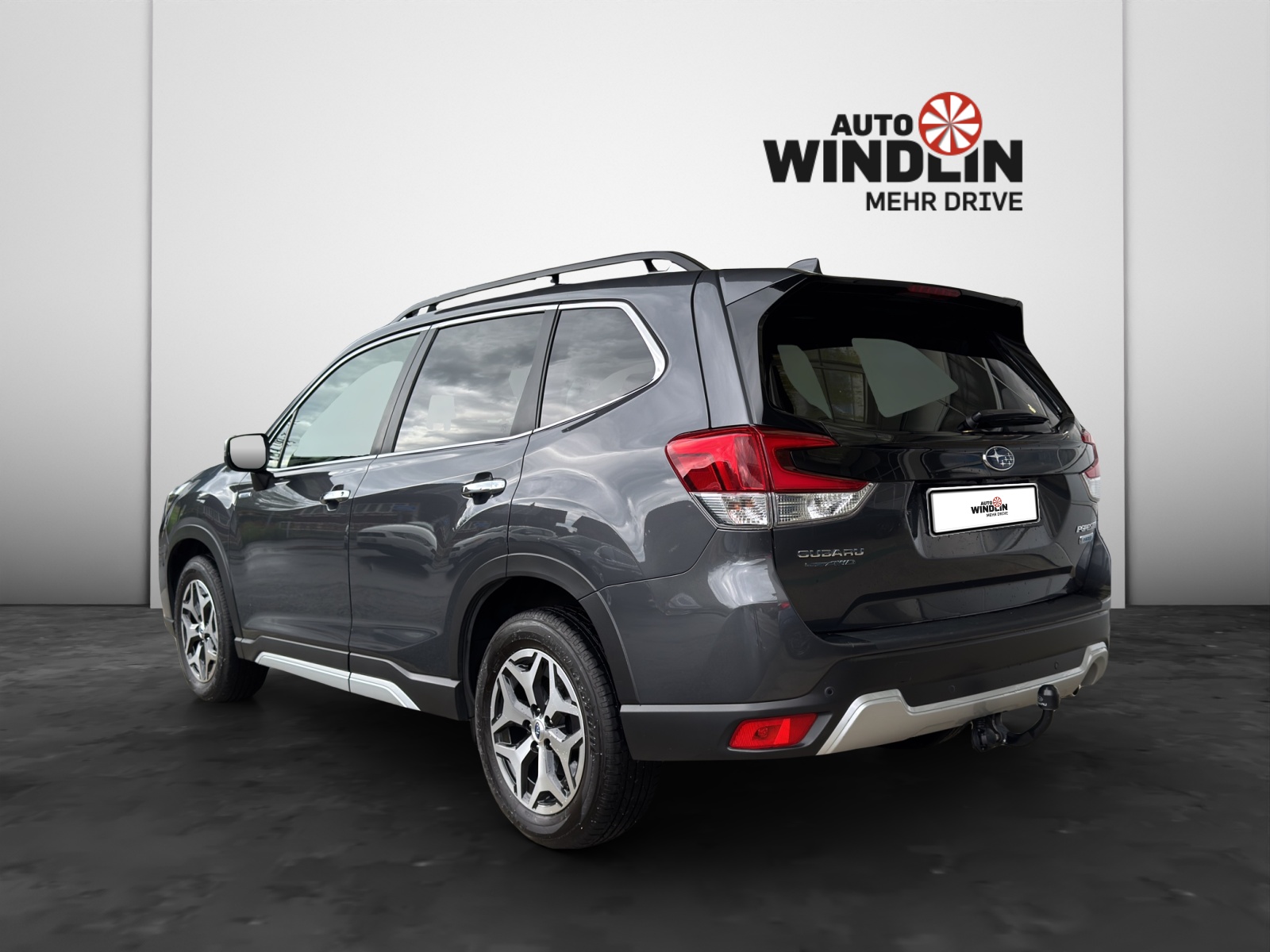 SUBARU Forester Station 2.0i e-Boxer Swiss Plus-image-2
