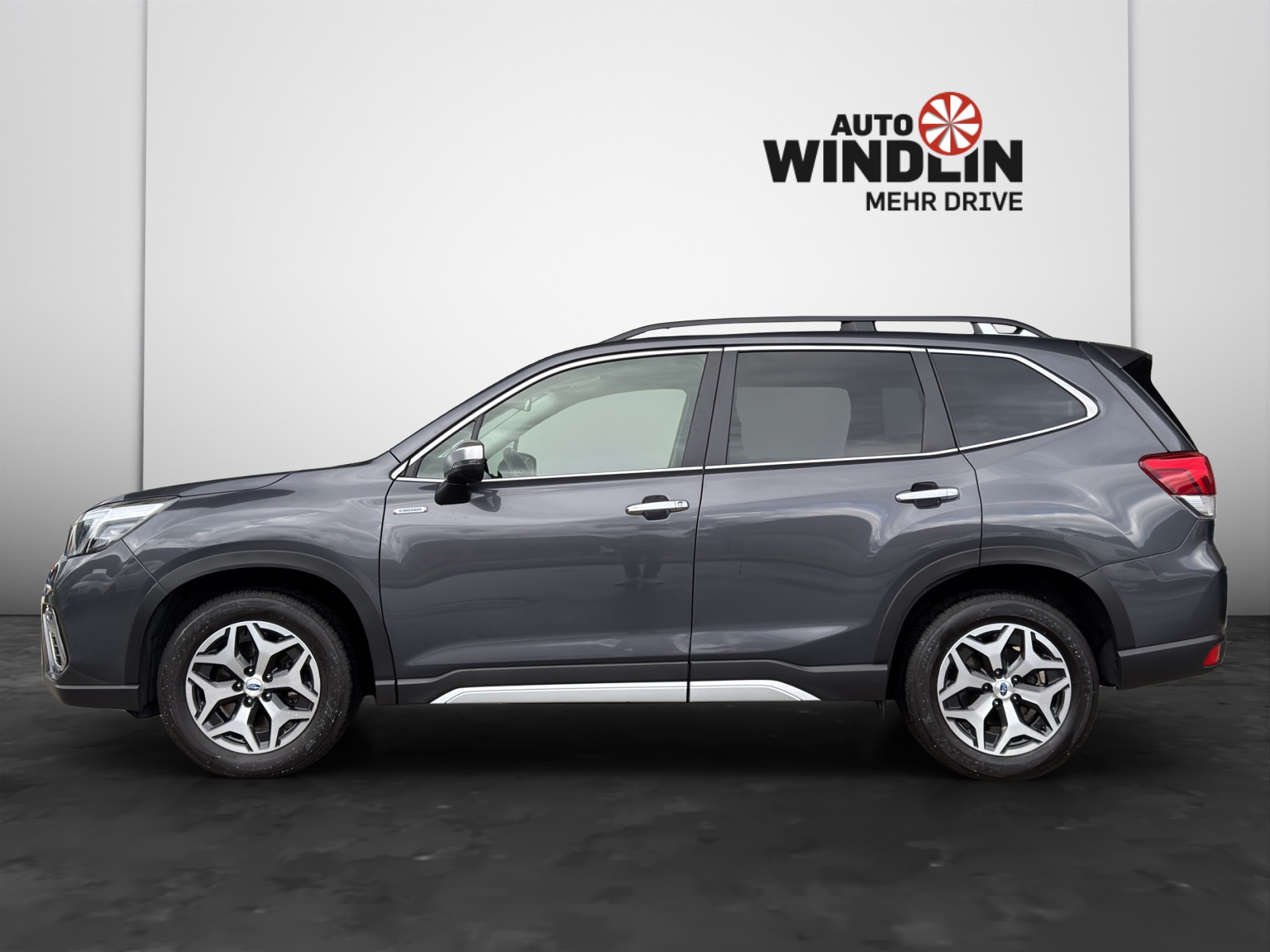 SUBARU Forester Station 2.0i e-Boxer Swiss Plus-image-3