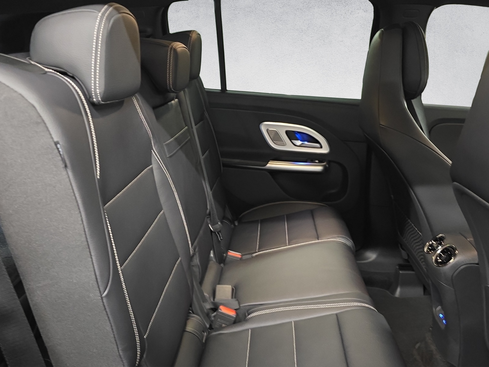 MERCEDES-BENZ GLB 220 AMG Line 4Matic-image-13
