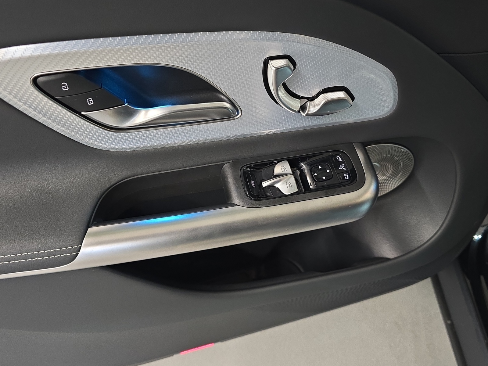 MERCEDES-BENZ GLB 220 AMG Line 4Matic-image-6