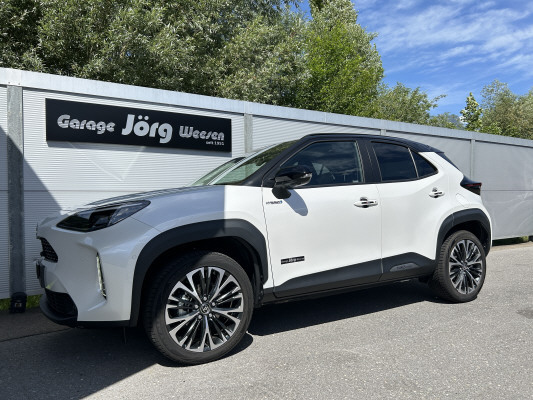 TOYOTA Yaris Cross 1.5 Prem. AWD-image-0