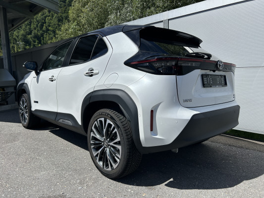 TOYOTA Yaris Cross 1.5 Prem. AWD-image-3