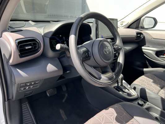 TOYOTA Yaris Cross 1.5 Prem. AWD-image-7