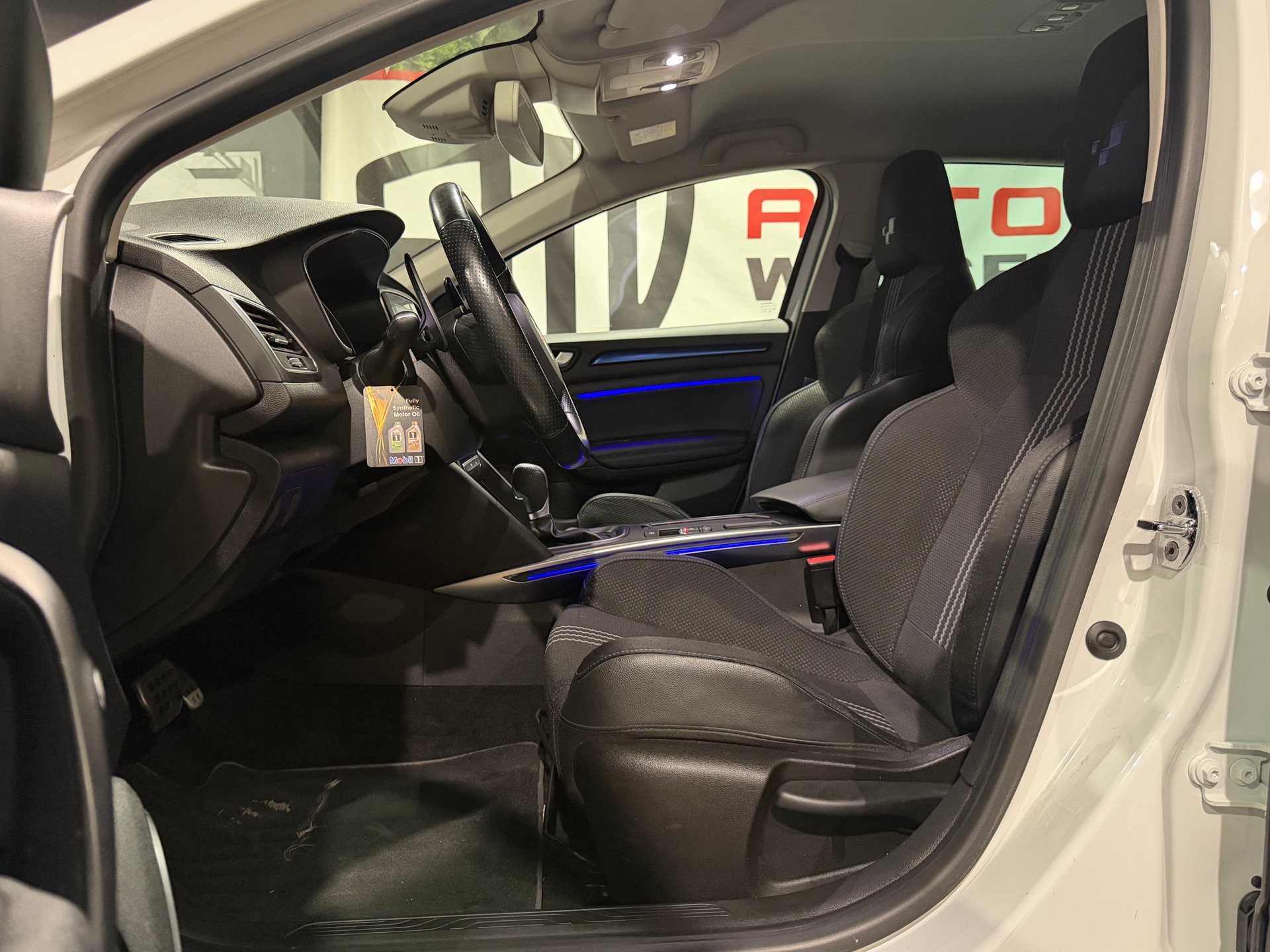 RENAULT Mégane Grandtour 1.6 16V Turbo GT EDC-image-9