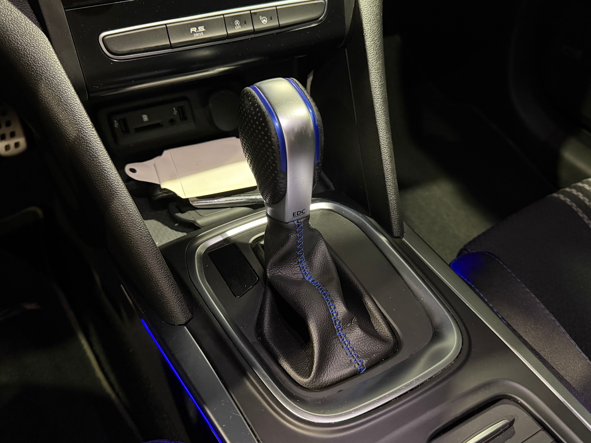 RENAULT Mégane Grandtour 1.6 16V Turbo GT EDC-image-12