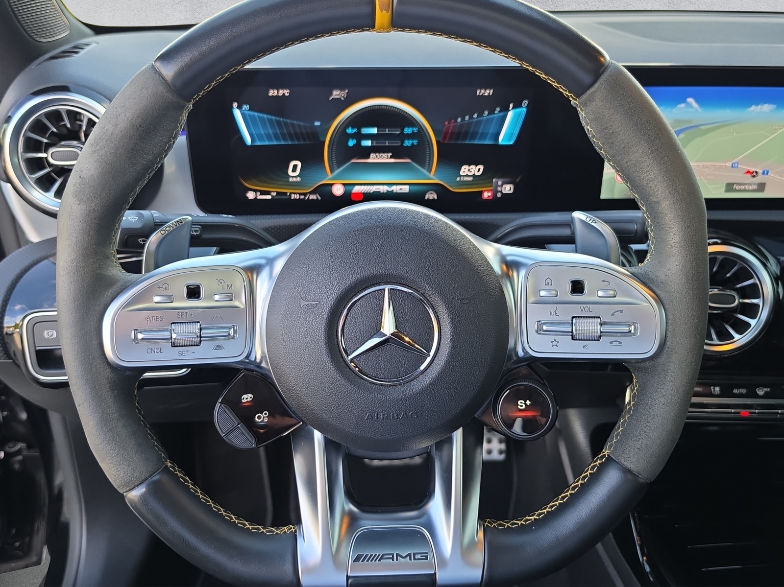 MERCEDES-BENZ A 45 S AMG 4Matic+ Speedshift-image-11