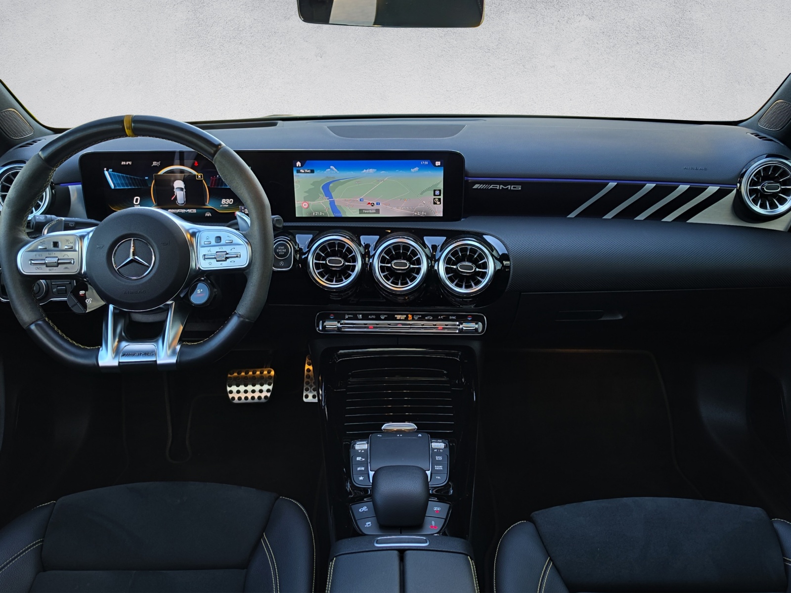 MERCEDES-BENZ A 45 S AMG 4Matic+ Speedshift-image-8
