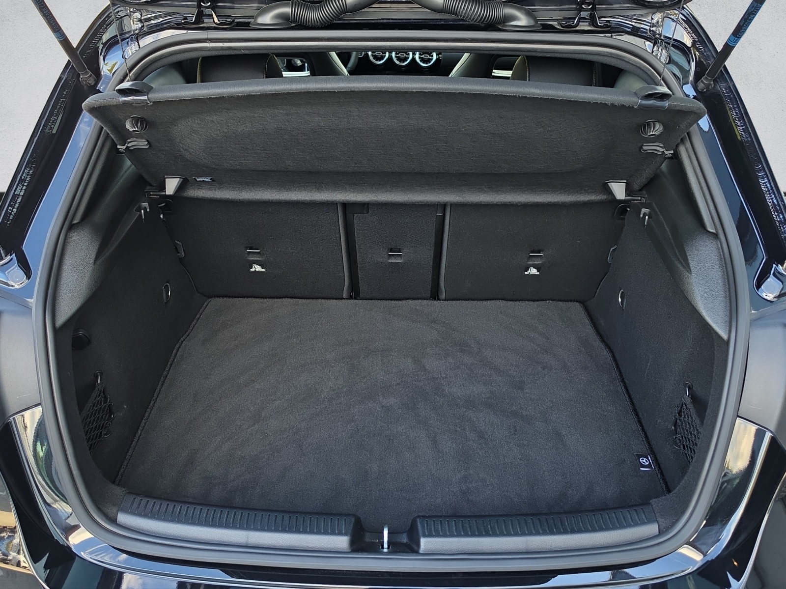 MERCEDES-BENZ A 45 S AMG 4Matic+ Speedshift-image-16