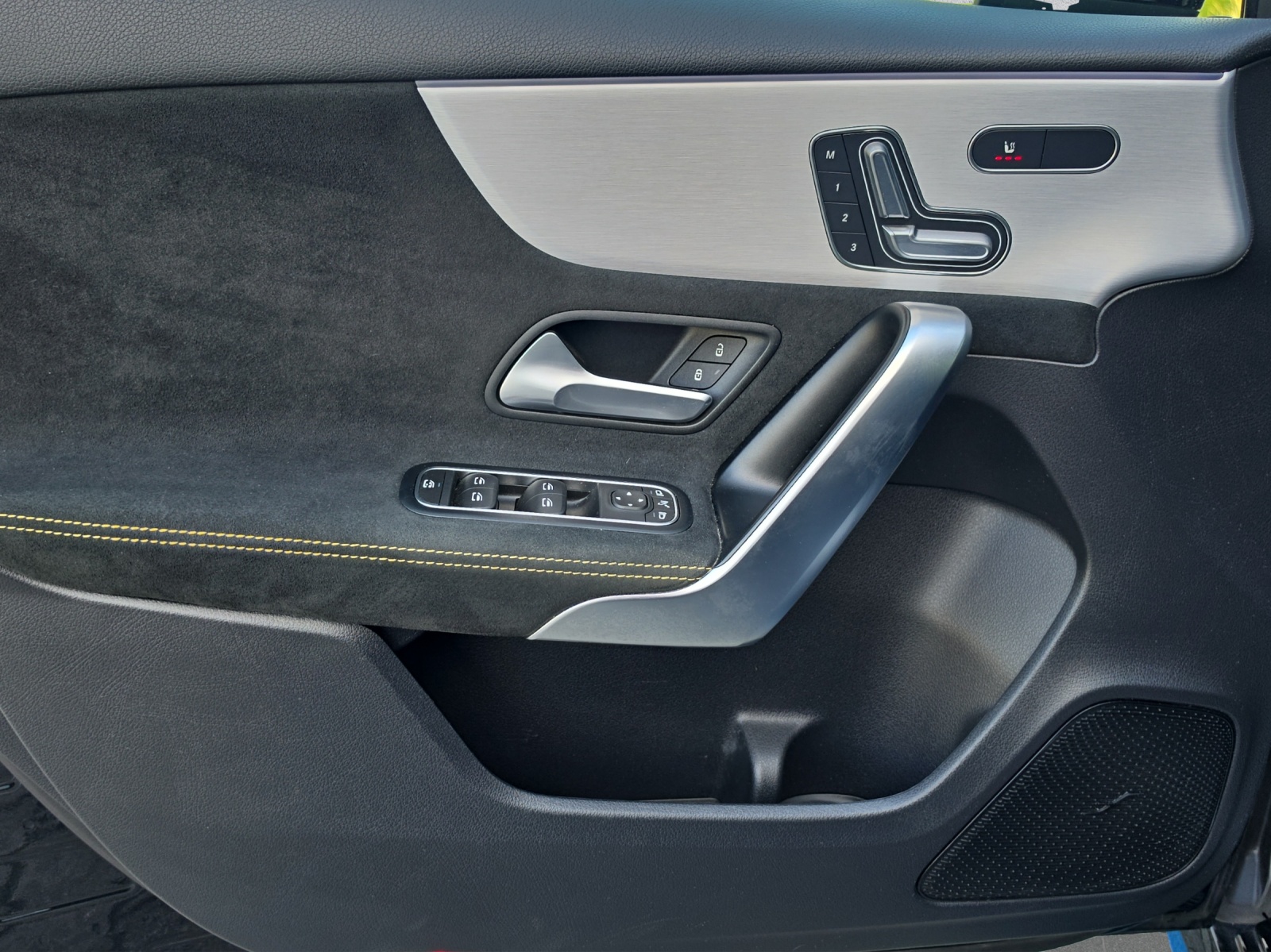 MERCEDES-BENZ A 45 S AMG 4Matic+ Speedshift-image-14