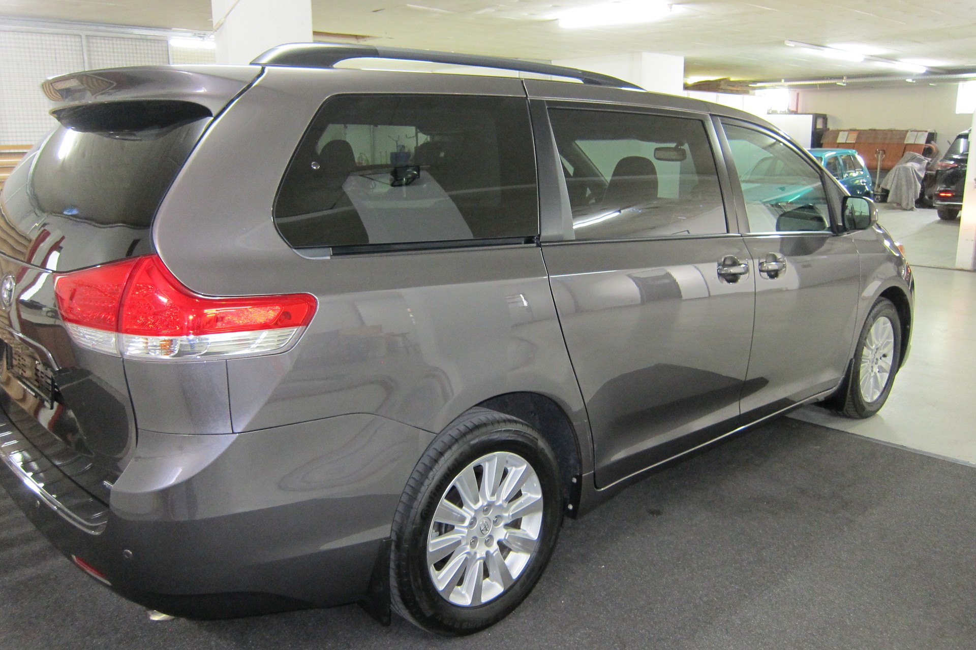 TOYOTA Sienna 3.5 A 4WD-image-2