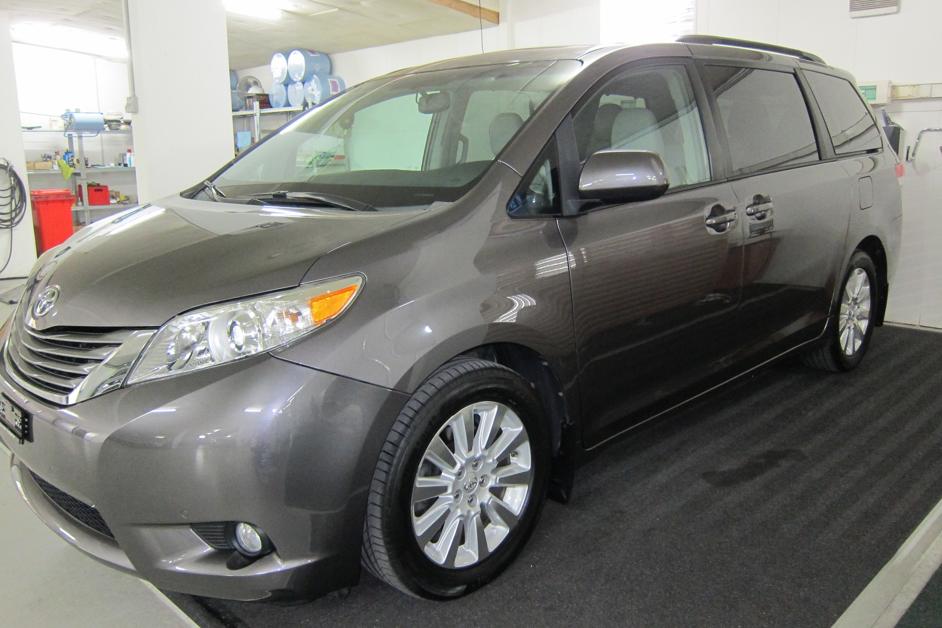TOYOTA Sienna 3.5 A 4WD-image-3