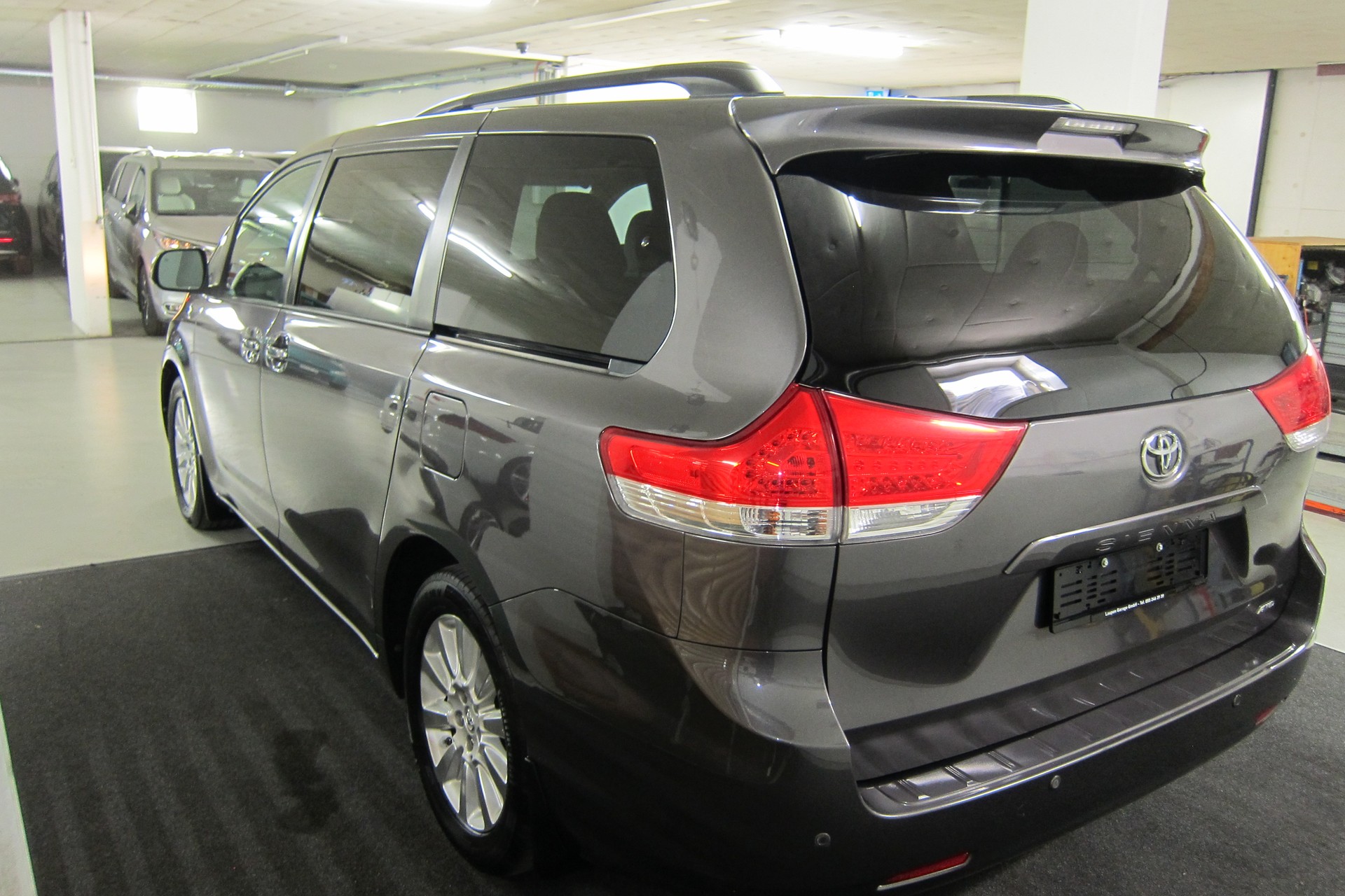 TOYOTA Sienna 3.5 A 4WD-image-4