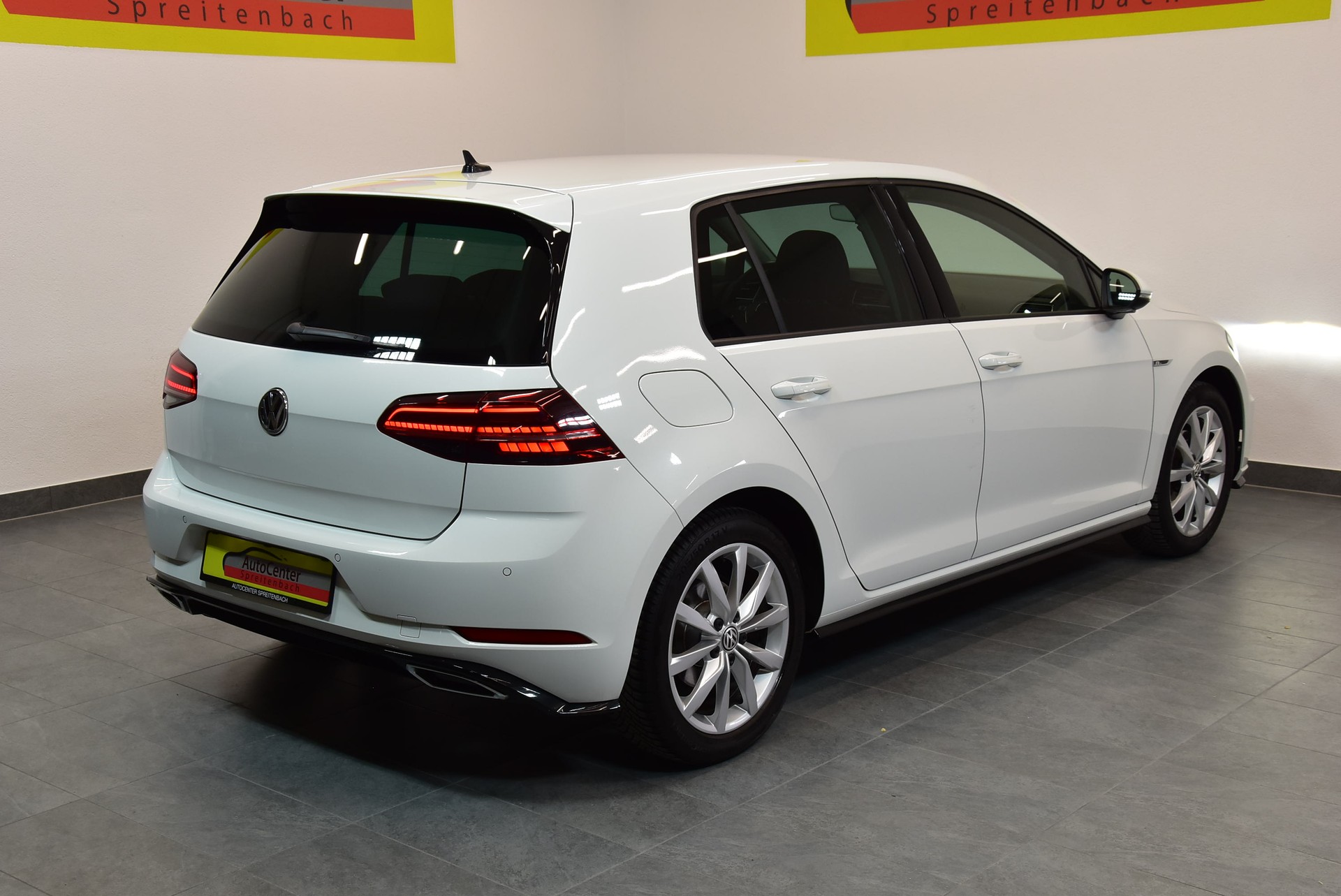 VW Golf 1.5 TSI R-Line DSG-image-10