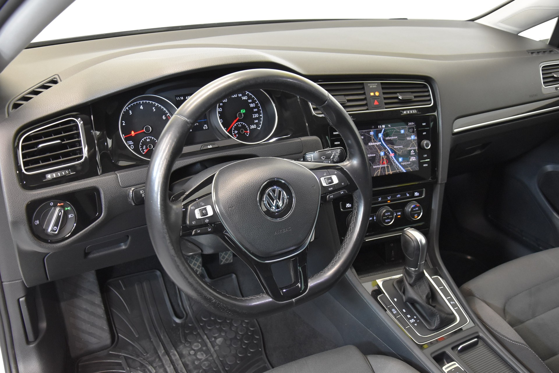 VW Golf 1.5 TSI R-Line DSG-image-5