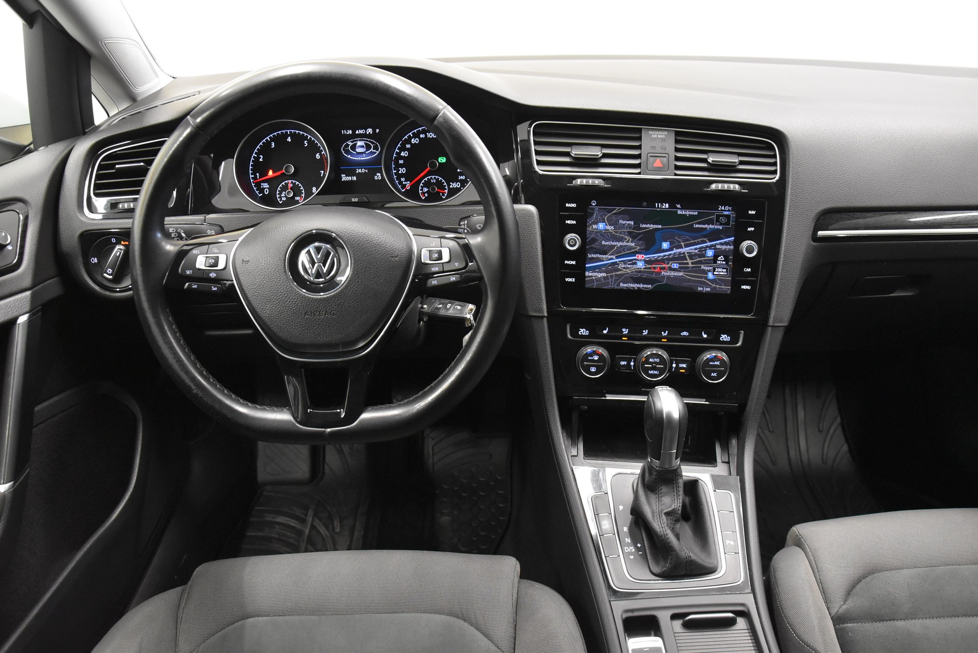 VW Golf 1.5 TSI R-Line DSG-image-4