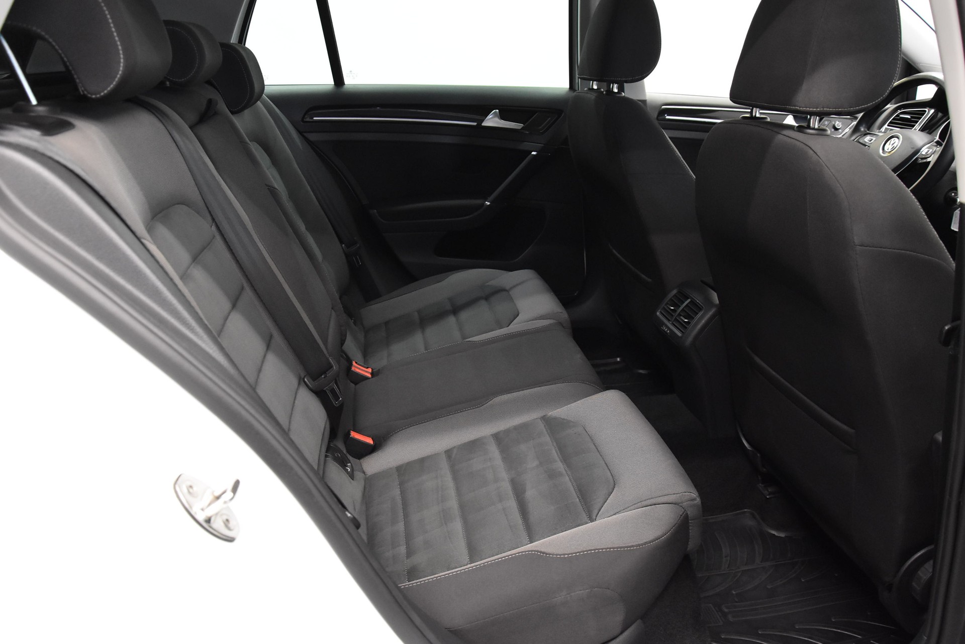 VW Golf 1.5 TSI R-Line DSG-image-6