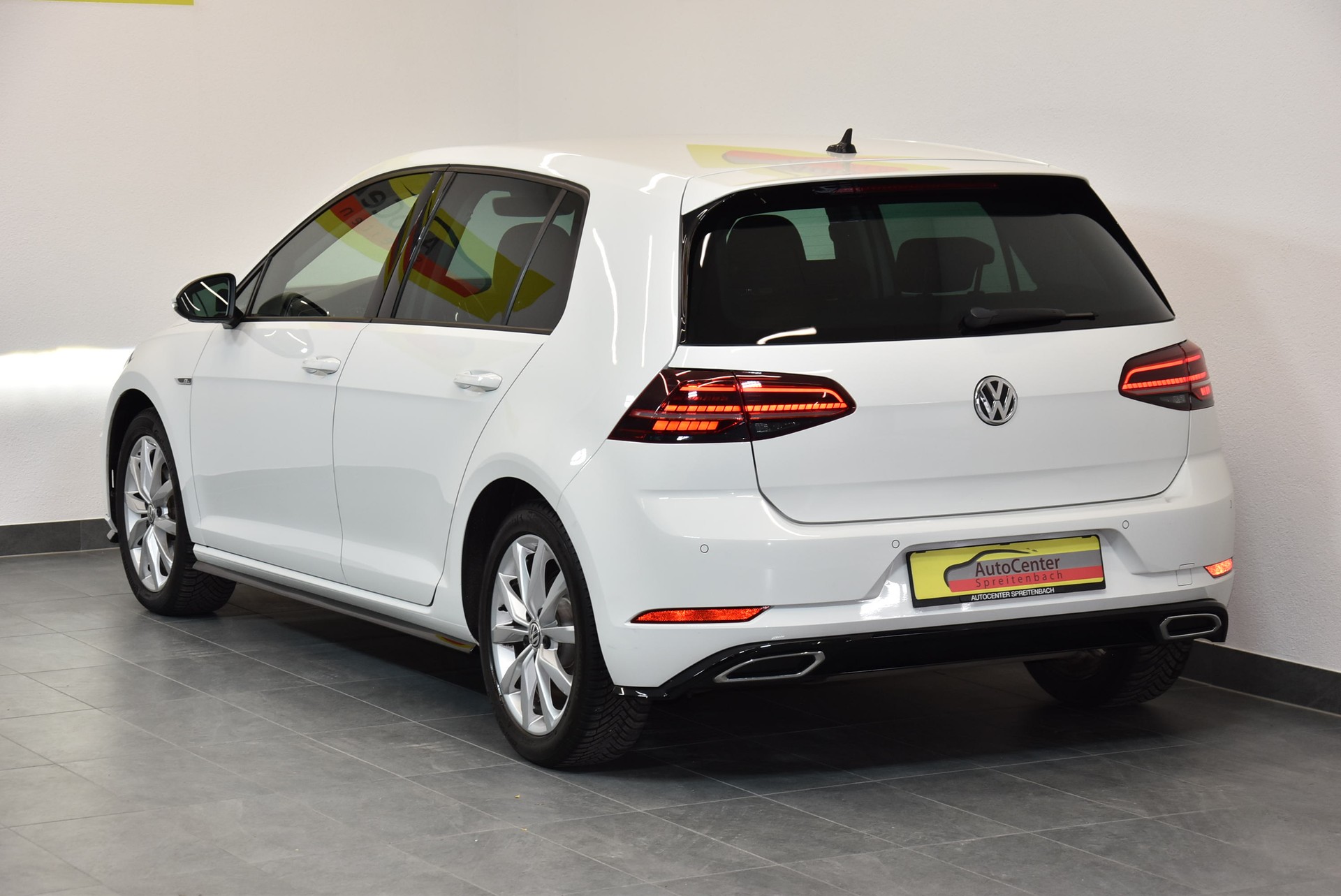 VW Golf 1.5 TSI R-Line DSG-image-8