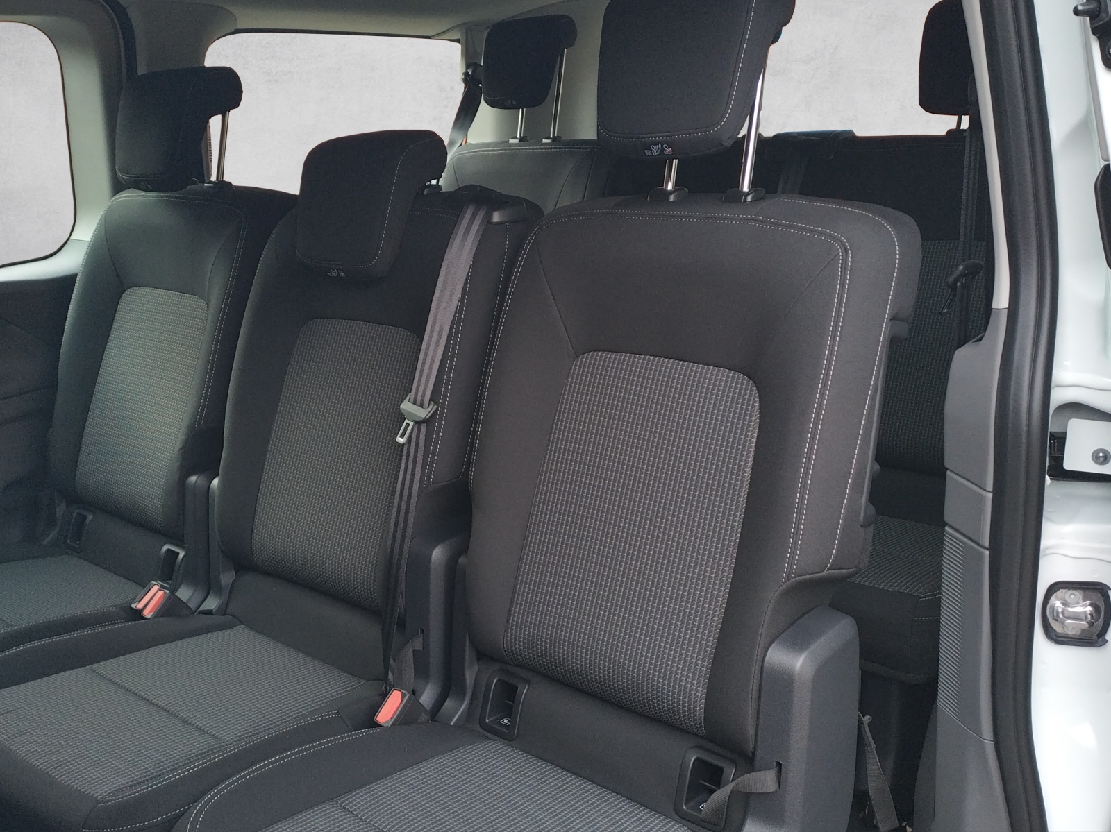 VW Caravelle 2.0 TDI Aut.8 4 Motion-image-9