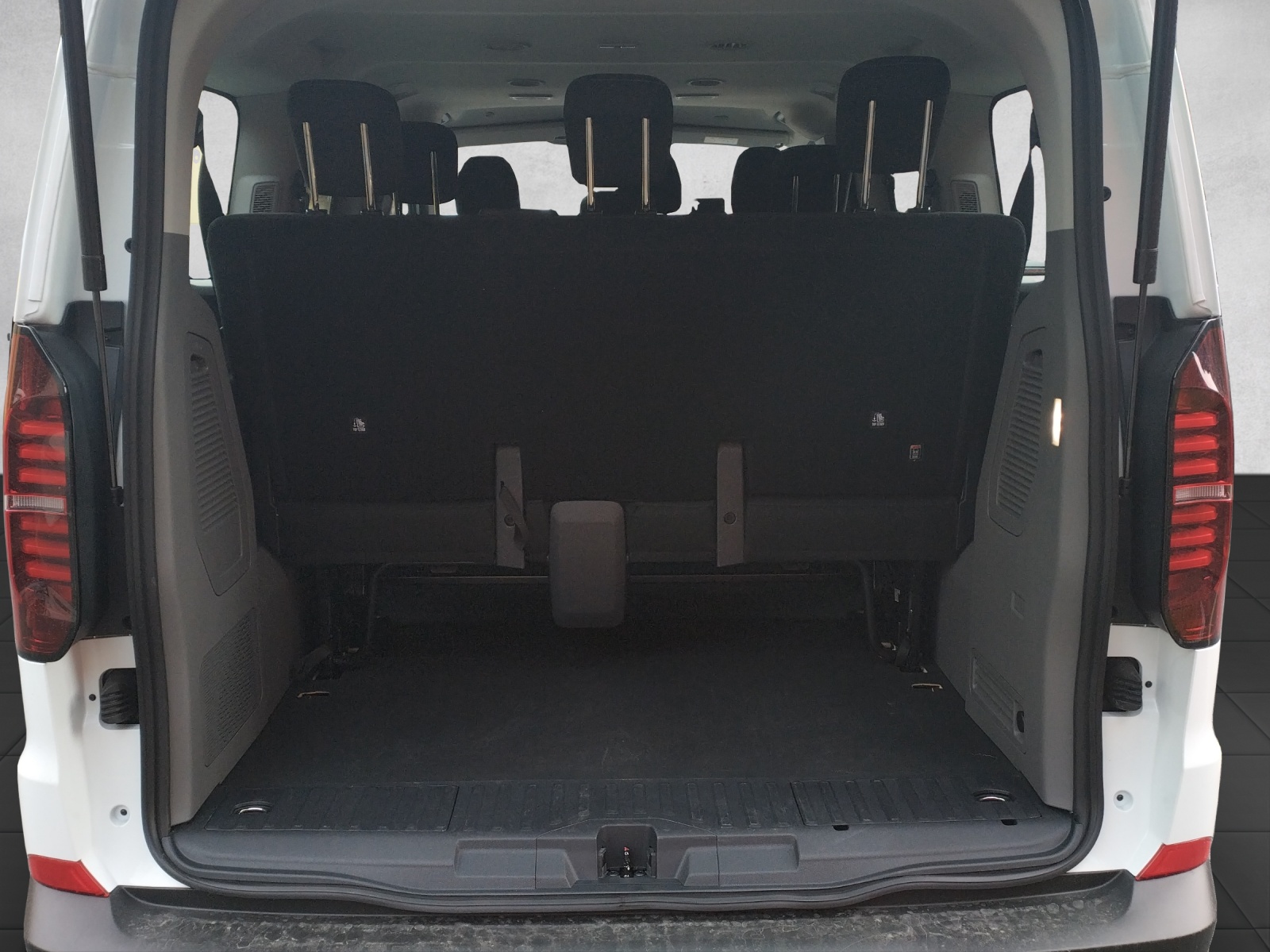 VW Caravelle 2.0 TDI Aut.8 4 Motion-image-13