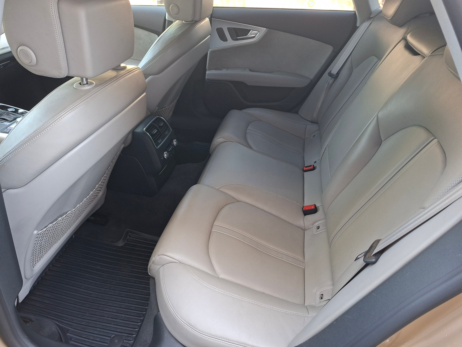 AUDI S7 Sportback 4.0 TFSI V8 quattro S-tronic-image-9