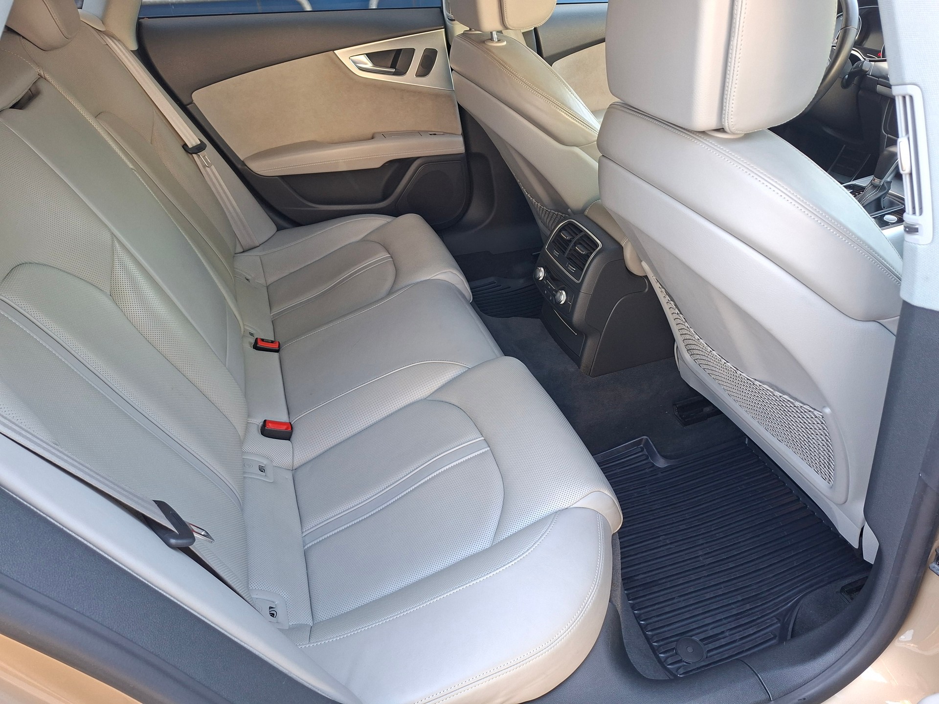 AUDI S7 Sportback 4.0 TFSI V8 quattro S-tronic-image-10