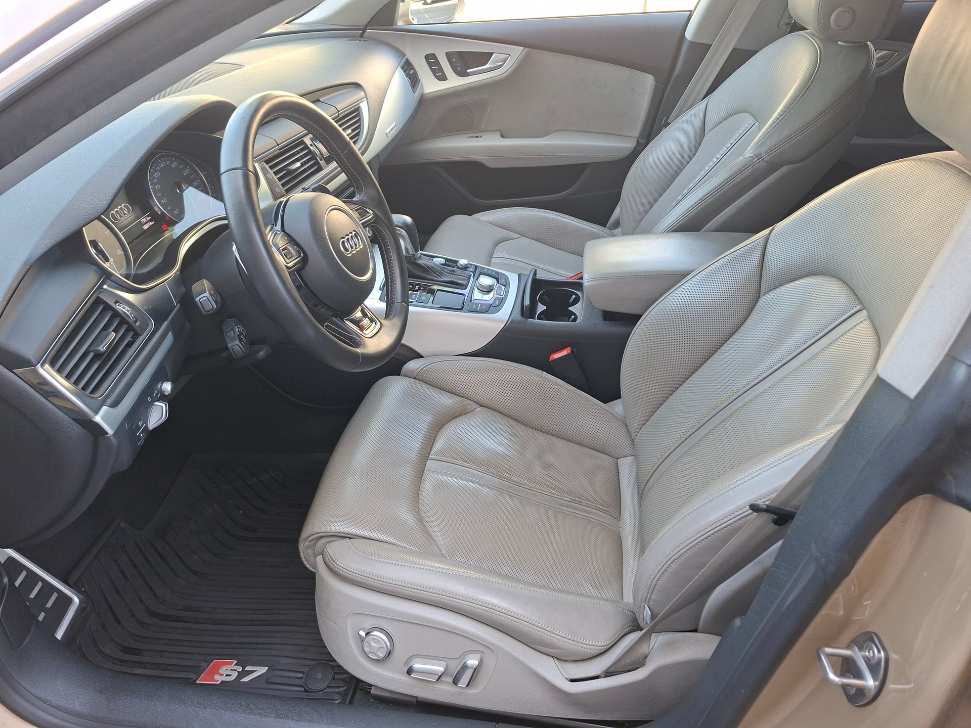 AUDI S7 Sportback 4.0 TFSI V8 quattro S-tronic-image-6